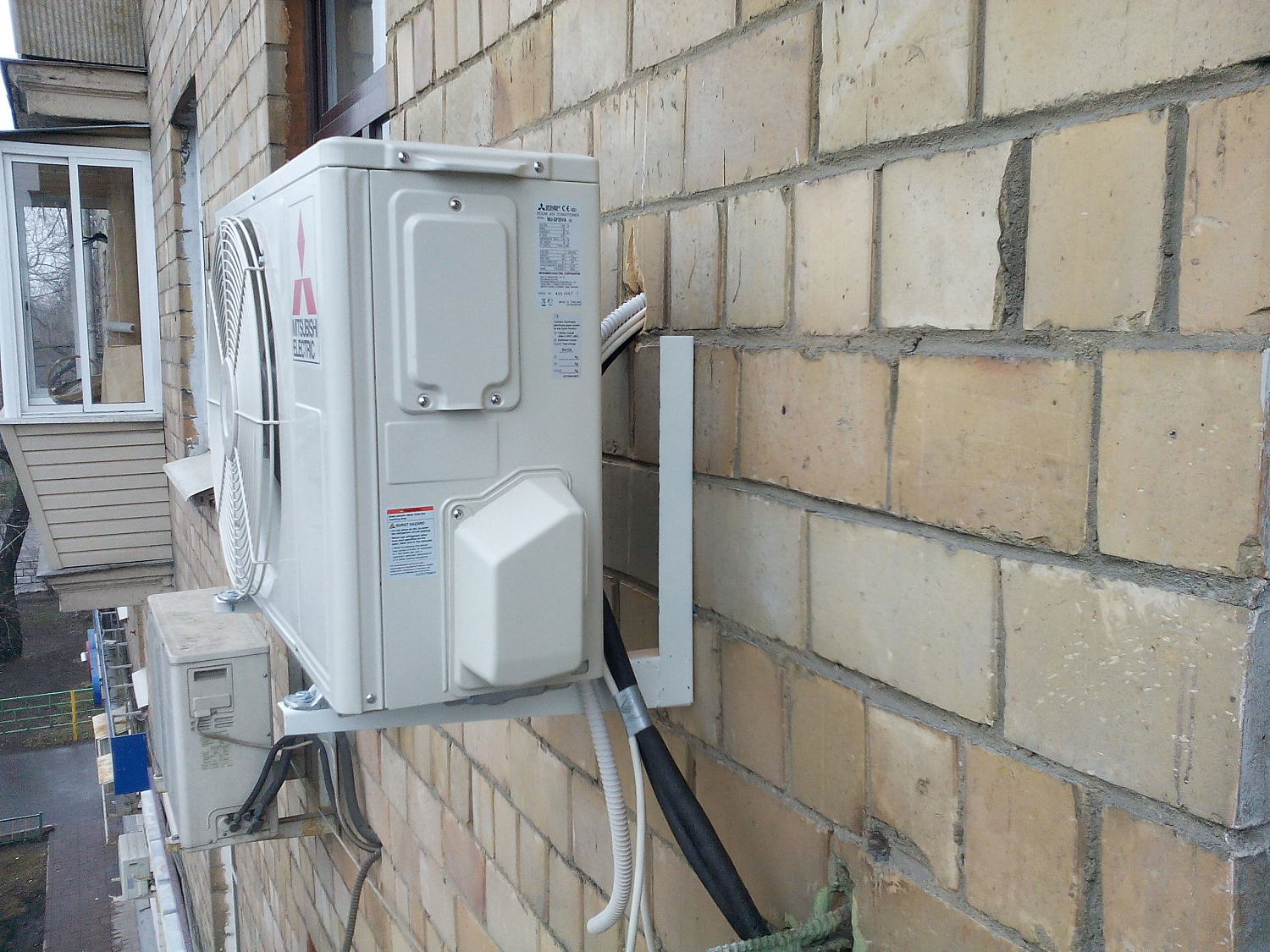 Установка кондиционеров в квартире